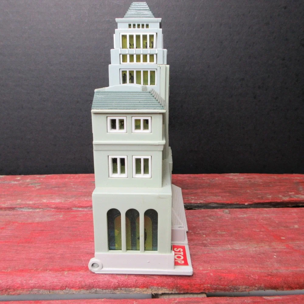 VTG 1989 Lewis Galoob Micro Machines Police Station Building Light-Up WORKS